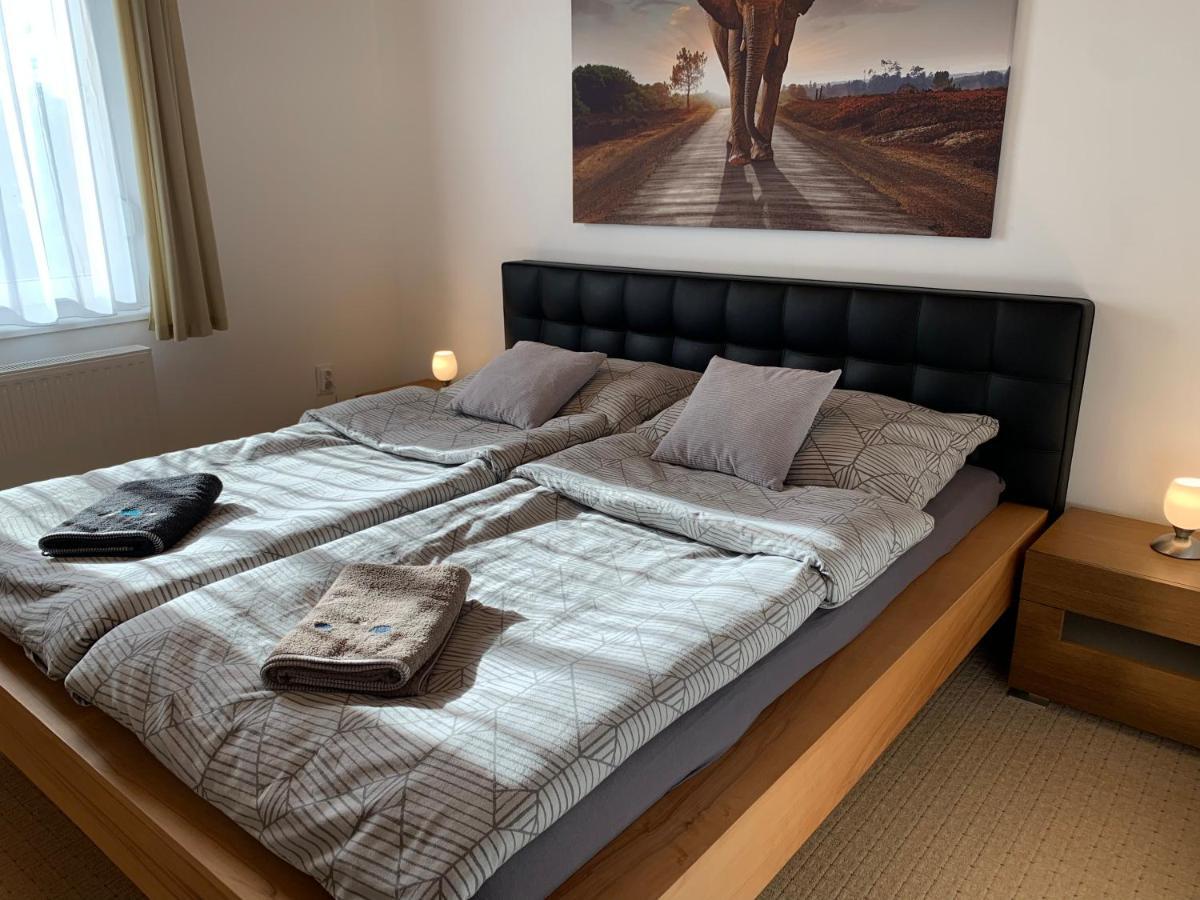 Mosonmagyaróvár Apartman Tinasol מראה חיצוני תמונה