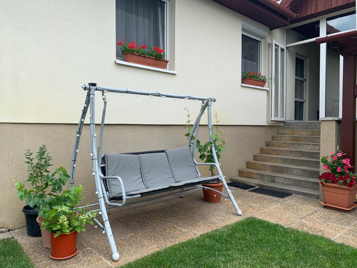 Mosonmagyaróvár Apartman Tinasol מראה חיצוני תמונה