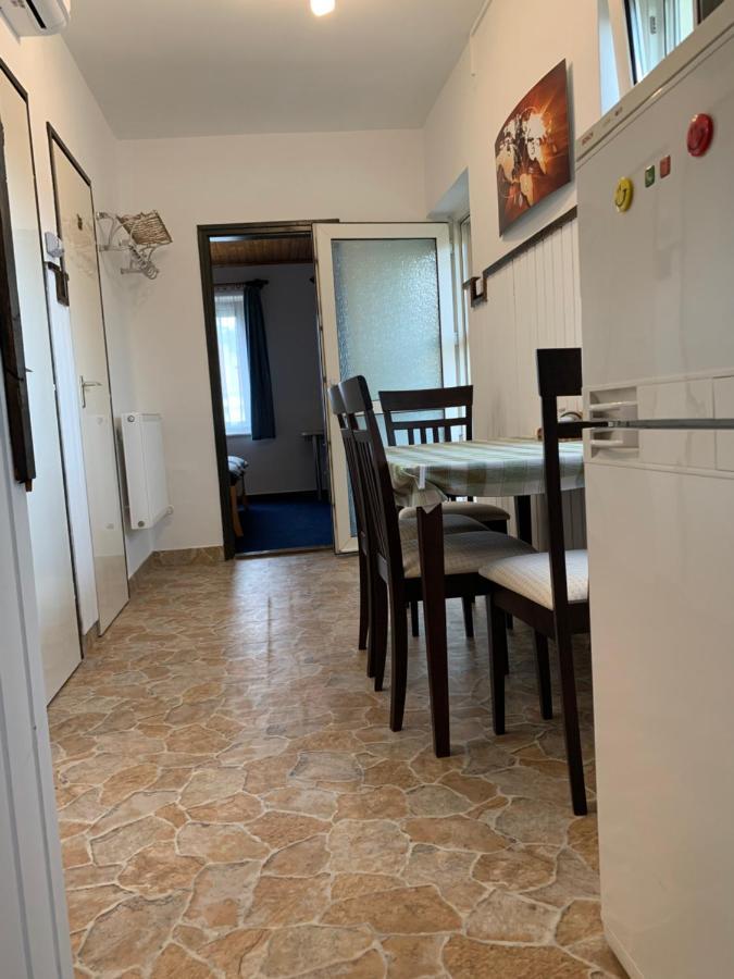 Mosonmagyaróvár Apartman Tinasol מראה חיצוני תמונה